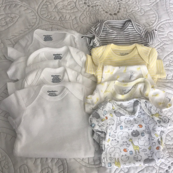 Carter's Other - FINALPRICE bundle of 8 onesies newborn and preemie